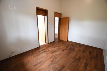 Casa de condomínio à venda com 431m², 4 quartos e 2 vagasQuarto 1 - Suíte