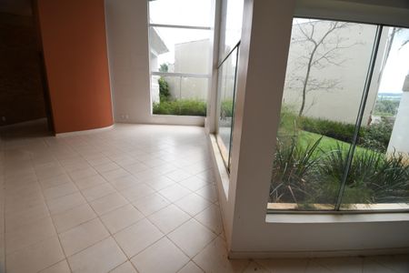 Casa de condomínio à venda com 431m², 4 quartos e 2 vagasSala