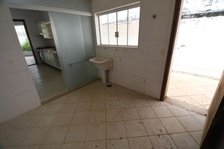 Casa de condomínio à venda com 431m², 4 quartos e 2 vagasÁrea de Serviço