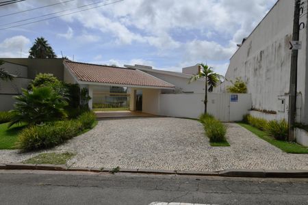 Casa de condomínio à venda com 431m², 4 quartos e 2 vagasFachada / Placa
