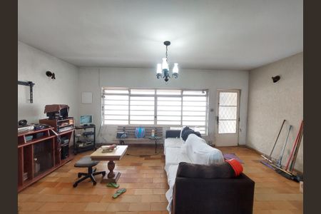 Casa à venda com 130m², 3 quartos e 4 vagas Casa à venda com 130m², 3 quartos e 4 vagasSala