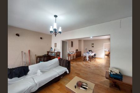 Casa à venda com 130m², 3 quartos e 4 vagas Casa à venda com 130m², 3 quartos e 4 vagasSala