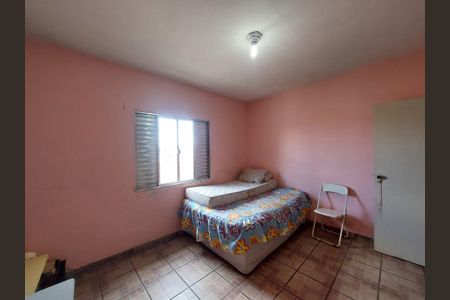 Casa à venda com 130m², 3 quartos e 4 vagas Casa à venda com 130m², 3 quartos e 4 vagasQuarto 2