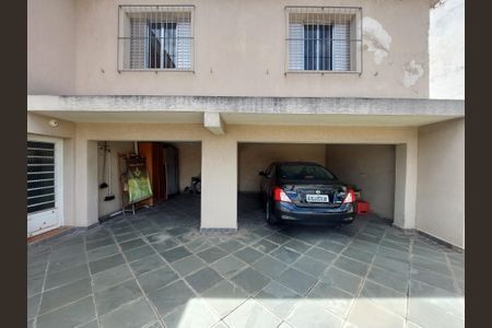 Casa à venda com 130m², 3 quartos e 4 vagas Casa à venda com 130m², 3 quartos e 4 vagasGaragem