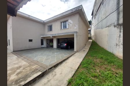 Casa à venda com 130m², 3 quartos e 4 vagas Casa à venda com 130m², 3 quartos e 4 vagasQuintal