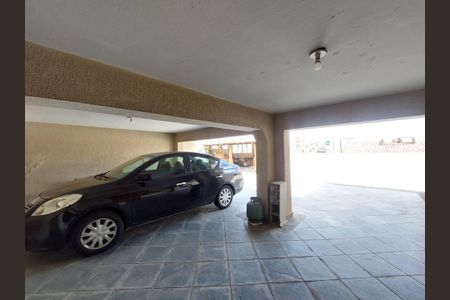 Casa à venda com 130m², 3 quartos e 4 vagas Casa à venda com 130m², 3 quartos e 4 vagasGaragem