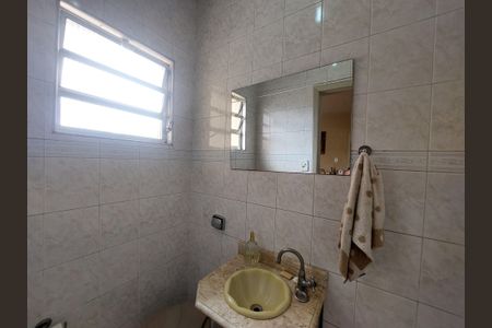 Casa à venda com 130m², 3 quartos e 4 vagas Casa à venda com 130m², 3 quartos e 4 vagasLavabo