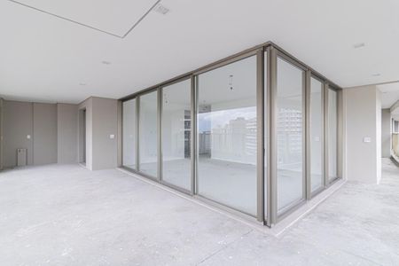 Apartamento à venda com 219m², 3 quartos e 4 vagas Apartamento à venda com 219m², 3 quartos e 4 vagasVaranda gourmet