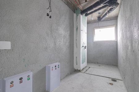 Apartamento à venda com 219m², 3 quartos e 4 vagas Apartamento à venda com 219m², 3 quartos e 4 vagasBanheiro da Suíte 1