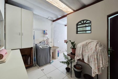 Casa à venda com 120m², 2 quartos e 1 vagaÁrea de Serviço