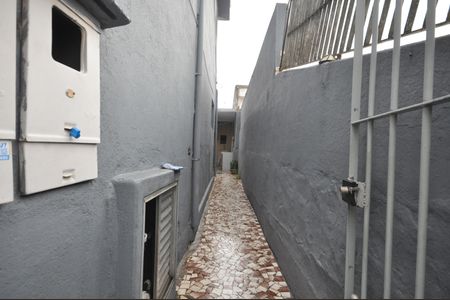 Corredor de acesso à casa 01 e 02 de casa à venda com 4 quartos, 110m² em Vila Medeiros, São Paulo