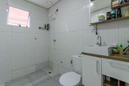 Casa à venda com 140m², 3 quartos e 2 vagas Casa à venda com 140m², 3 quartos e 2 vagasSuíte