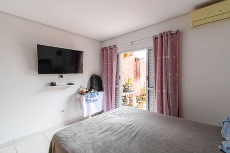 Casa à venda com 140m², 3 quartos e 2 vagas Casa à venda com 140m², 3 quartos e 2 vagasSuíte