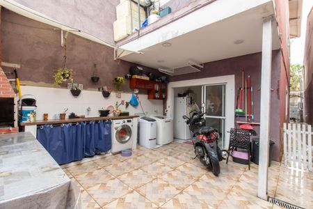 Casa à venda com 140m², 3 quartos e 2 vagas Casa à venda com 140m², 3 quartos e 2 vagasArea Externa