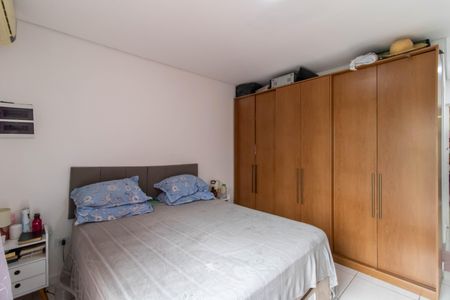 Casa à venda com 140m², 3 quartos e 2 vagas Casa à venda com 140m², 3 quartos e 2 vagasSuíte