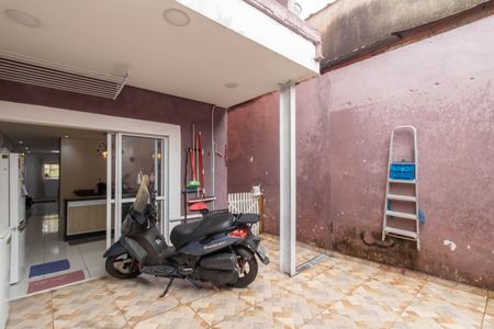 Casa à venda com 140m², 3 quartos e 2 vagas Casa à venda com 140m², 3 quartos e 2 vagasArea Externa