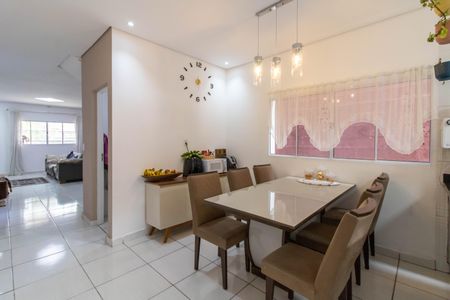 Casa à venda com 140m², 3 quartos e 2 vagas Casa à venda com 140m², 3 quartos e 2 vagasCopa