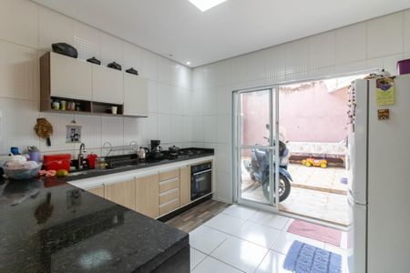 Casa à venda com 140m², 3 quartos e 2 vagas Casa à venda com 140m², 3 quartos e 2 vagasCozinha