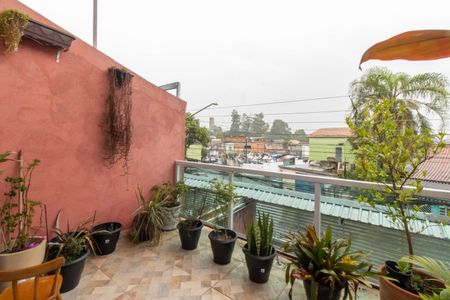 Casa à venda com 140m², 3 quartos e 2 vagas Casa à venda com 140m², 3 quartos e 2 vagasVaranda da Suíte