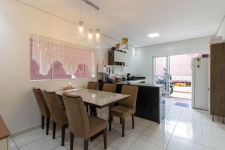 Casa à venda com 140m², 3 quartos e 2 vagas Casa à venda com 140m², 3 quartos e 2 vagasCopa