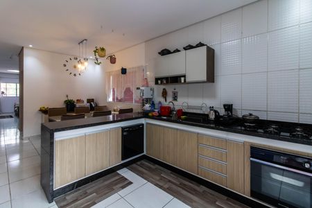 Casa à venda com 140m², 3 quartos e 2 vagas Casa à venda com 140m², 3 quartos e 2 vagasCozinha