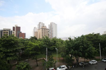 Vista Sala de apartamento para alugar com 2 quartos, 32m² em Vila Suzana, São Paulo