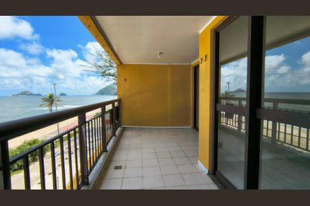 Apartamento à venda com 86m², 2 quartos e 2 vagas Apartamento à venda com 86m², 2 quartos e 2 vagasVaranda