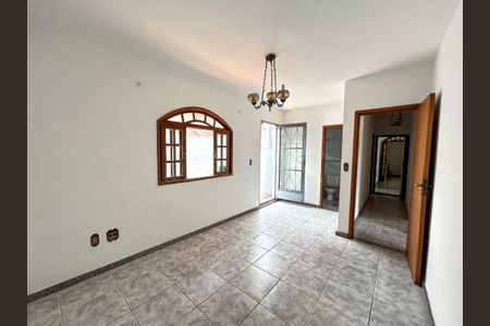 Apartamento à venda com 3 quartos, 121m² em Heliópolis, Belo Horizonte