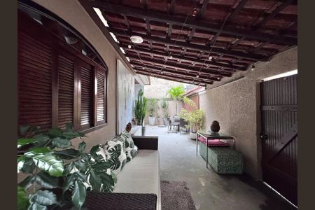 Casa de condomínio à venda com 92m², 2 quartos e 1 vaga Casa de condomínio à venda com 92m², 2 quartos e 1 vagaÁrea externa