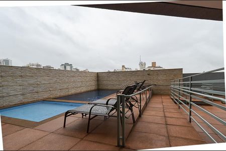 Apartamento à venda com 136m², 2 quartos e 2 vagas Apartamento à venda com 136m², 2 quartos e 2 vagasÁrea comum - Piscina
