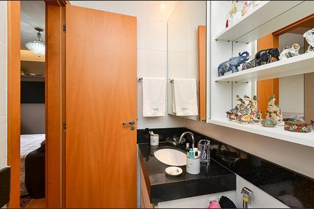 Apartamento à venda com 136m², 2 quartos e 2 vagas Apartamento à venda com 136m², 2 quartos e 2 vagasBanheiro Suíte