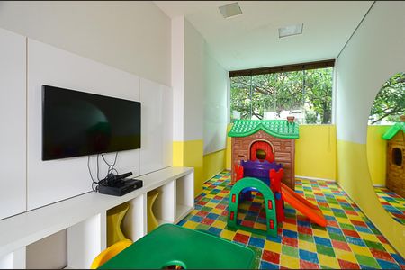 Apartamento à venda com 136m², 2 quartos e 2 vagas Apartamento à venda com 136m², 2 quartos e 2 vagasÁrea comum - Playground