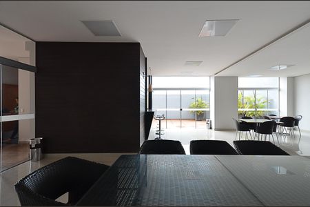 Apartamento à venda com 136m², 2 quartos e 2 vagas Apartamento à venda com 136m², 2 quartos e 2 vagasÁrea comum - Salão de festas