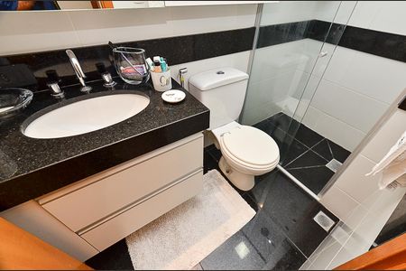 Apartamento à venda com 136m², 2 quartos e 2 vagas Apartamento à venda com 136m², 2 quartos e 2 vagasBanheiro Suíte