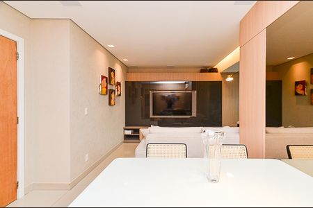 Apartamento à venda com 136m², 2 quartos e 2 vagas Apartamento à venda com 136m², 2 quartos e 2 vagasSala Ambientes