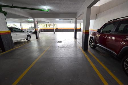 Apartamento à venda com 136m², 2 quartos e 2 vagas Apartamento à venda com 136m², 2 quartos e 2 vagasGaragem