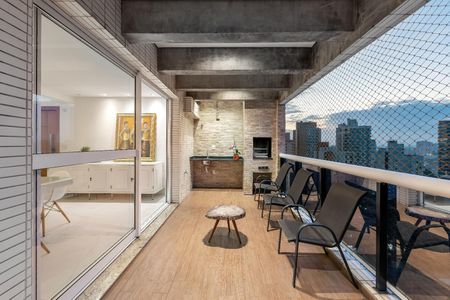 Apartamento à venda com 500m², 4 quartos e 4 vagasVaranda