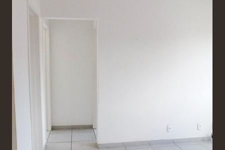 Apartamento para alugar com 44m², 2 quartos e sem vaga Apartamento para alugar com 44m², 2 quartos e sem vagaCorredor