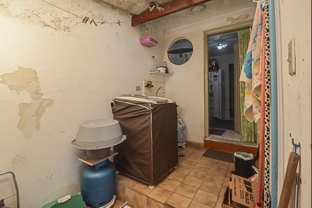 Casa à venda com 128m², 2 quartos e 2 vagas Casa à venda com 128m², 2 quartos e 2 vagasÁrea de Serviço