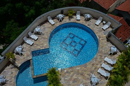 Apartamento à venda com 72m², 2 quartos e 1 vagaVista para Piscina