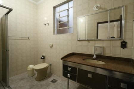 Casa para alugar com 154m², 3 quartos e 2 vagasBanheiro