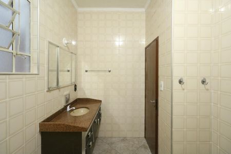 Casa para alugar com 154m², 3 quartos e 2 vagasBanheiro