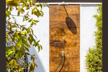 Casa de condomínio à venda com 245m², 3 quartos e 4 vagasÁrea externa