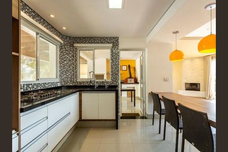 Casa de condomínio à venda com 245m², 3 quartos e 4 vagasCozinha