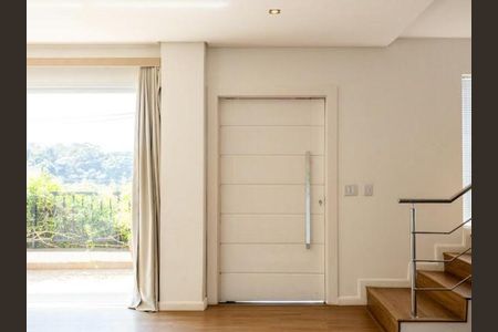 Casa de condomínio à venda com 245m², 3 quartos e 4 vagasSala