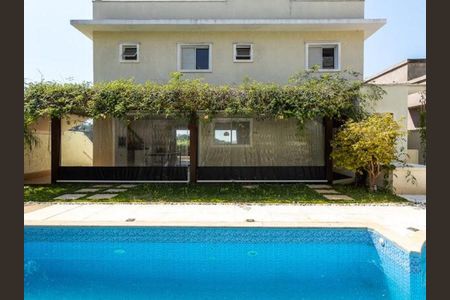 Casa de condomínio à venda com 245m², 3 quartos e 4 vagasÁrea externa