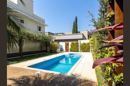 Casa de condomínio à venda com 245m², 3 quartos e 4 vagasÁrea externa