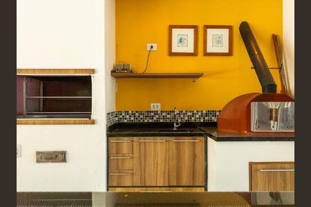 Casa de condomínio à venda com 245m², 3 quartos e 4 vagasÁrea externa