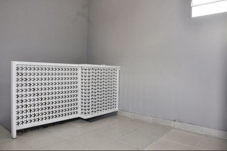 Quarto 01 de casa para alugar com 2 quartos, 60m² em São Domingos, São Paulo