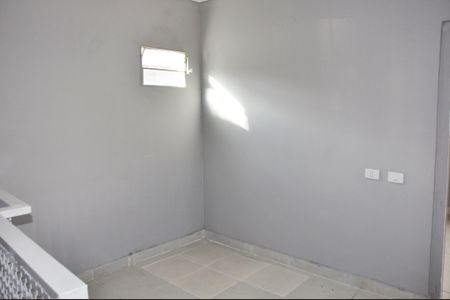 Detalhe - Quarto 01 de casa para alugar com 2 quartos, 60m² em São Domingos, São Paulo